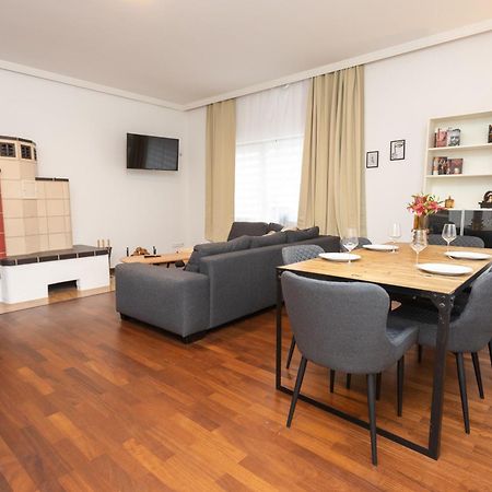 Stadthaus Mit 2 Schlafzimmern & Wohnzimmer Mit Kamin - Kostenloser Privat-Parkplatz Auf Dem Grundstueck Лейпциг Екстер'єр фото
