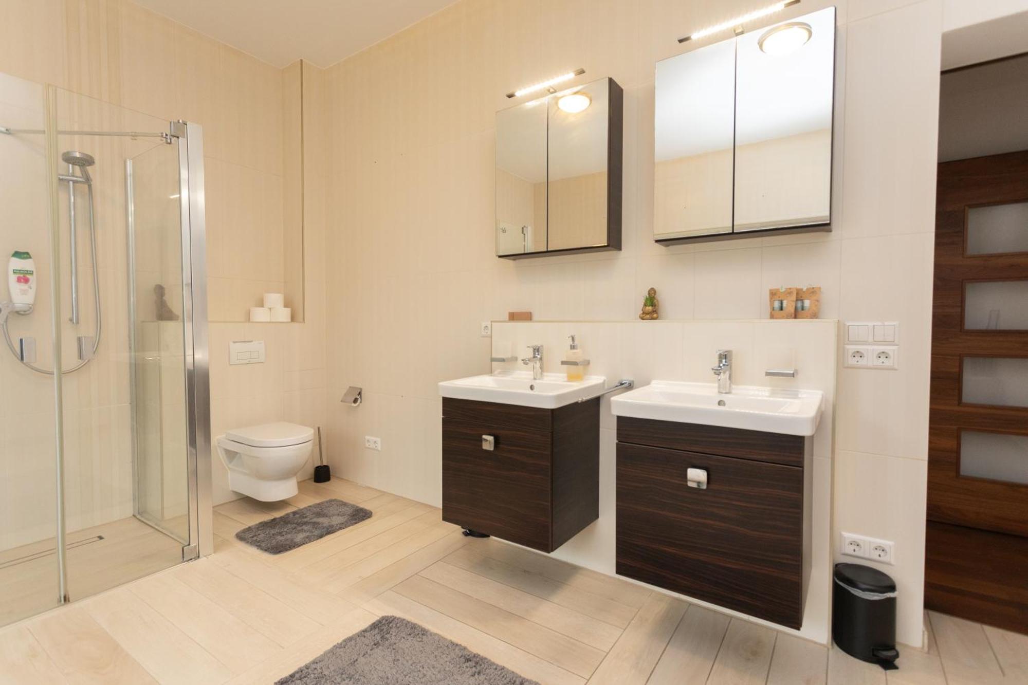 Stadthaus Mit 2 Schlafzimmern & Wohnzimmer Mit Kamin - Kostenloser Privat-Parkplatz Auf Dem Grundstueck Лейпциг Екстер'єр фото