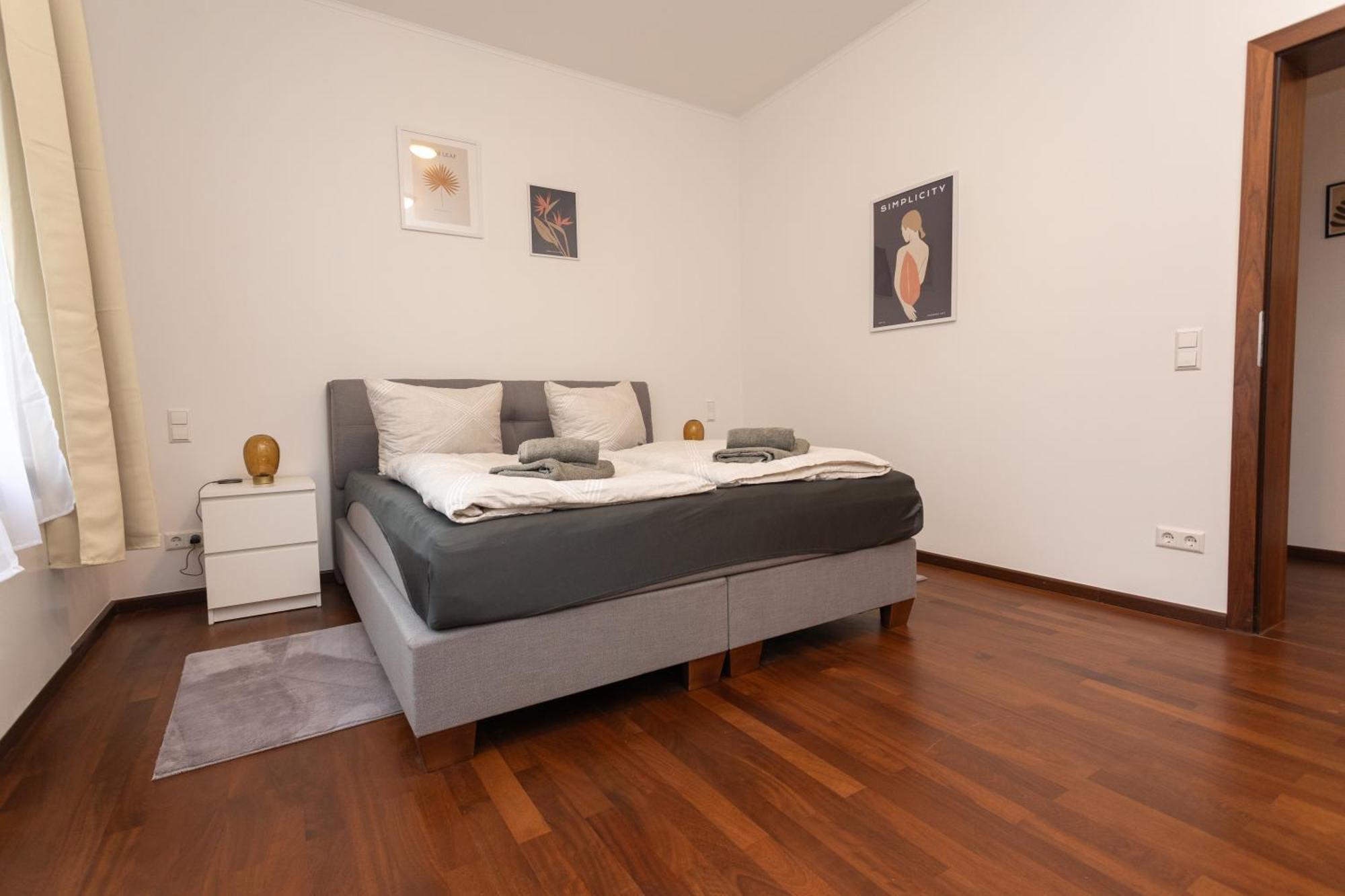 Stadthaus Mit 2 Schlafzimmern & Wohnzimmer Mit Kamin - Kostenloser Privat-Parkplatz Auf Dem Grundstueck Лейпциг Екстер'єр фото