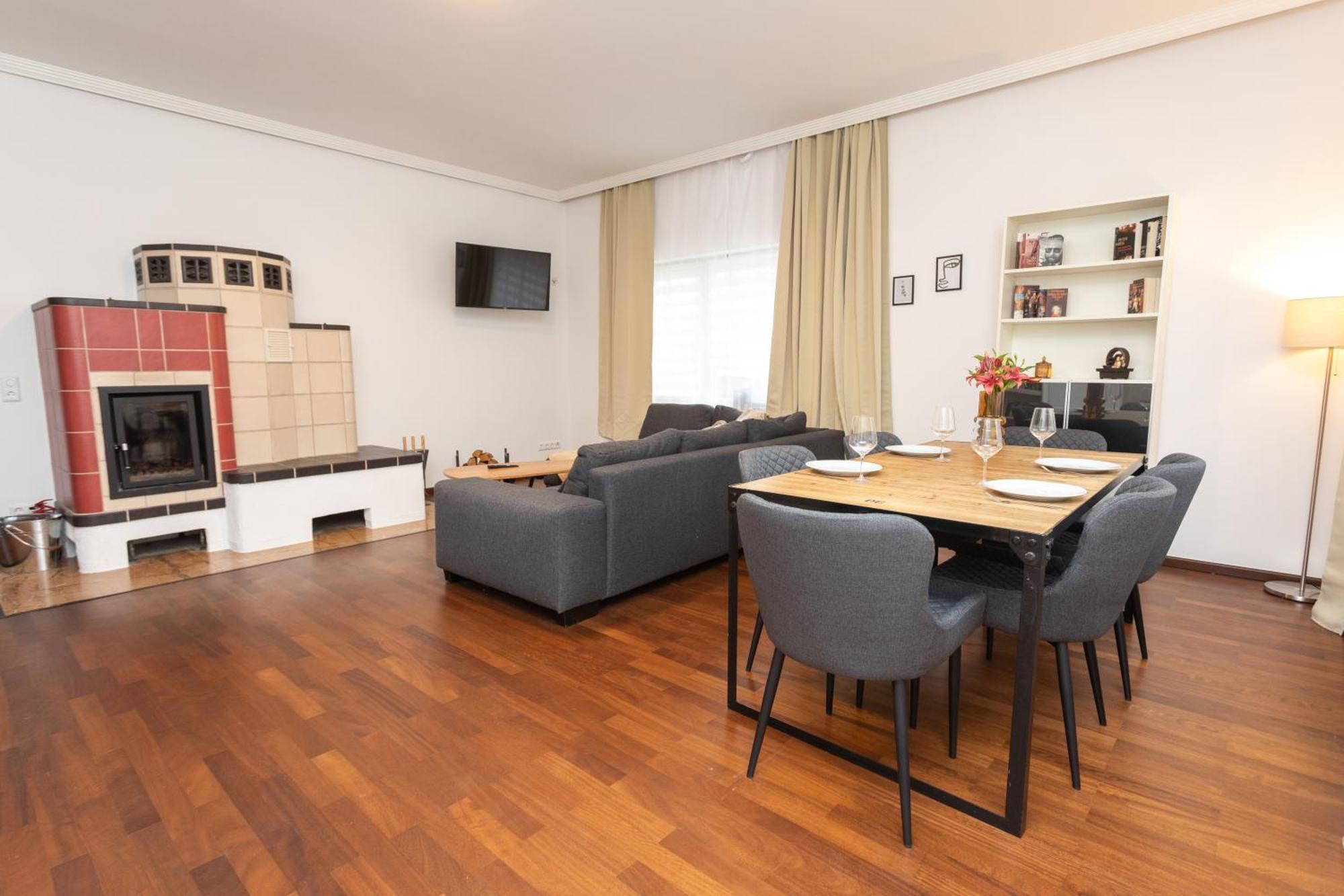 Stadthaus Mit 2 Schlafzimmern & Wohnzimmer Mit Kamin - Kostenloser Privat-Parkplatz Auf Dem Grundstueck Лейпциг Екстер'єр фото